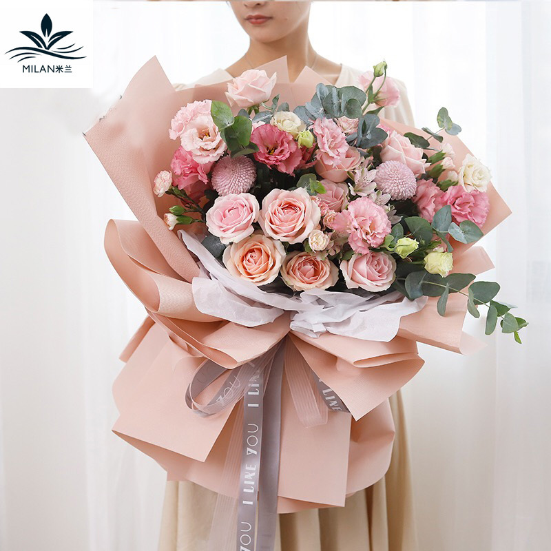 Papel de embalaje de estilo coreano Papel Kraft Papel de embalaje de flores a prueba de agua Ramo de rosas Embalaje monocromo Papel coreano normal papel de regalo