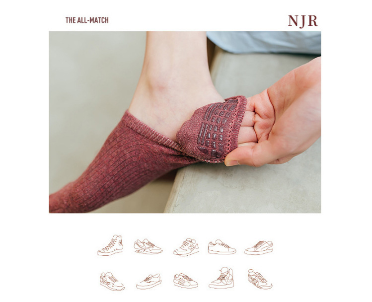 New Spring New Invisible Socks Ladies Low-top Shallow Mouth Boat Socks Solid Color Socks display picture 1