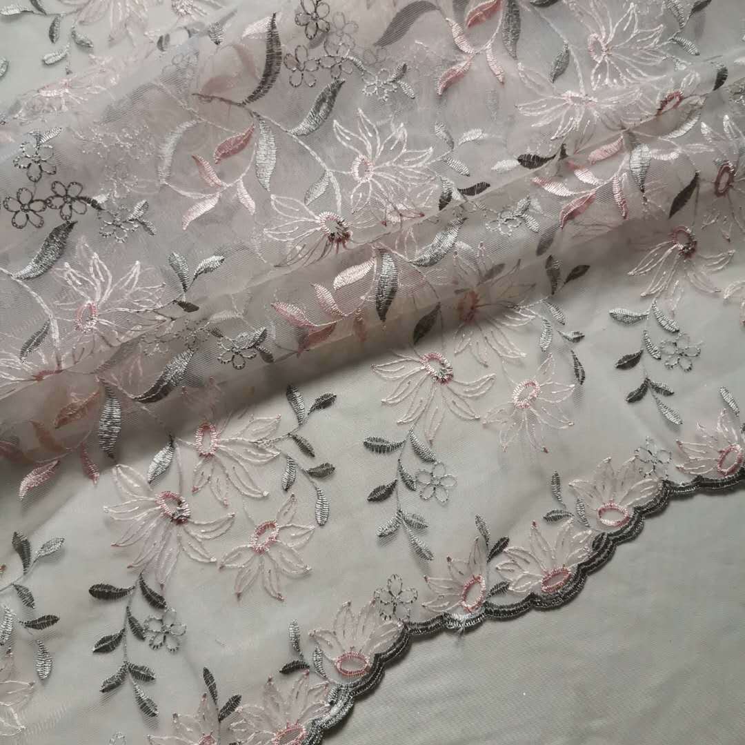 新款无弹网眼布底布涤四角网底布波浪边双色刺绣 裙装等面料 现货