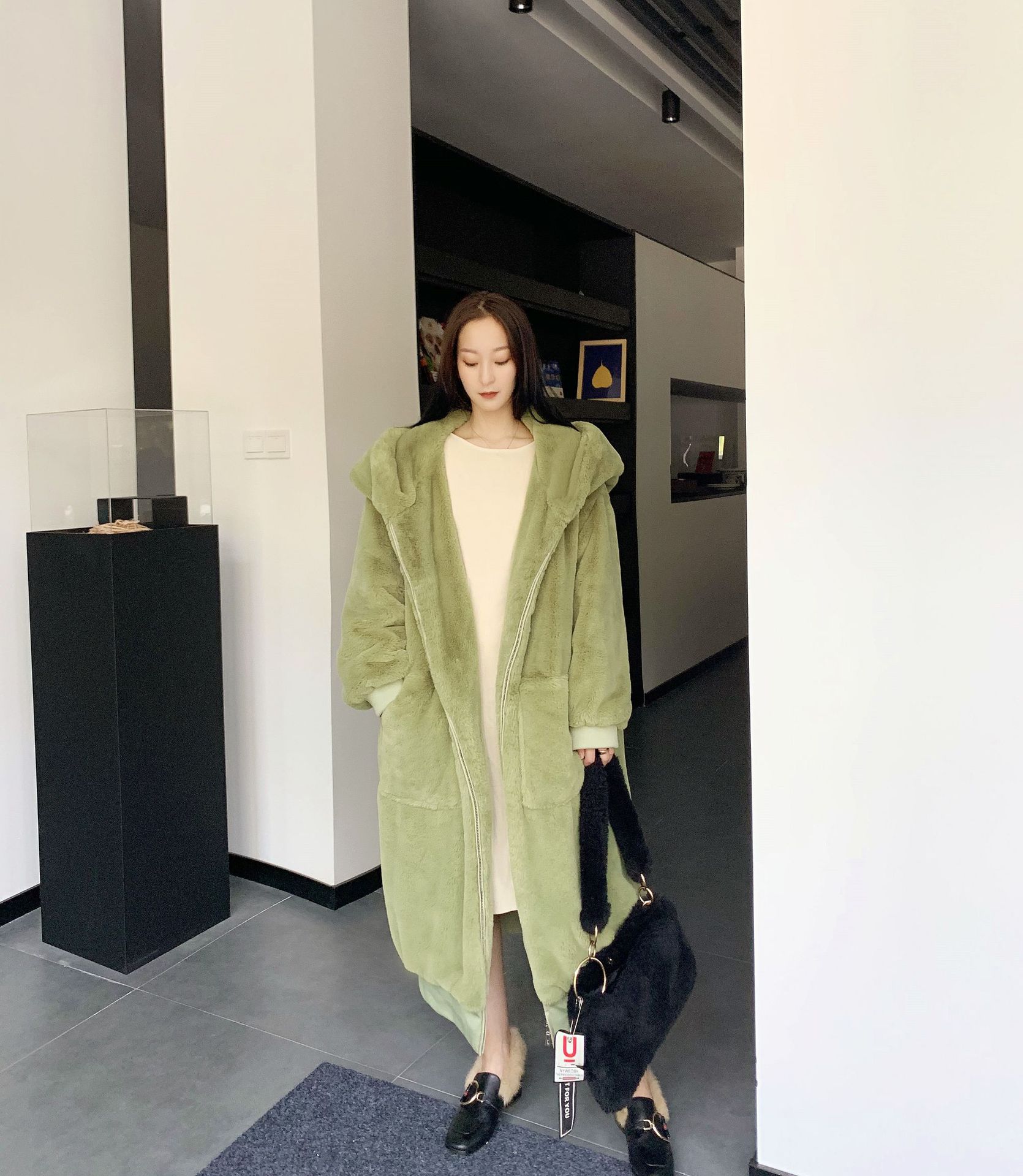 Women's clothing autumn and winter new Gigi same style rex rabbit fur thick long hooded fur coat fur coat for women_voghion.com