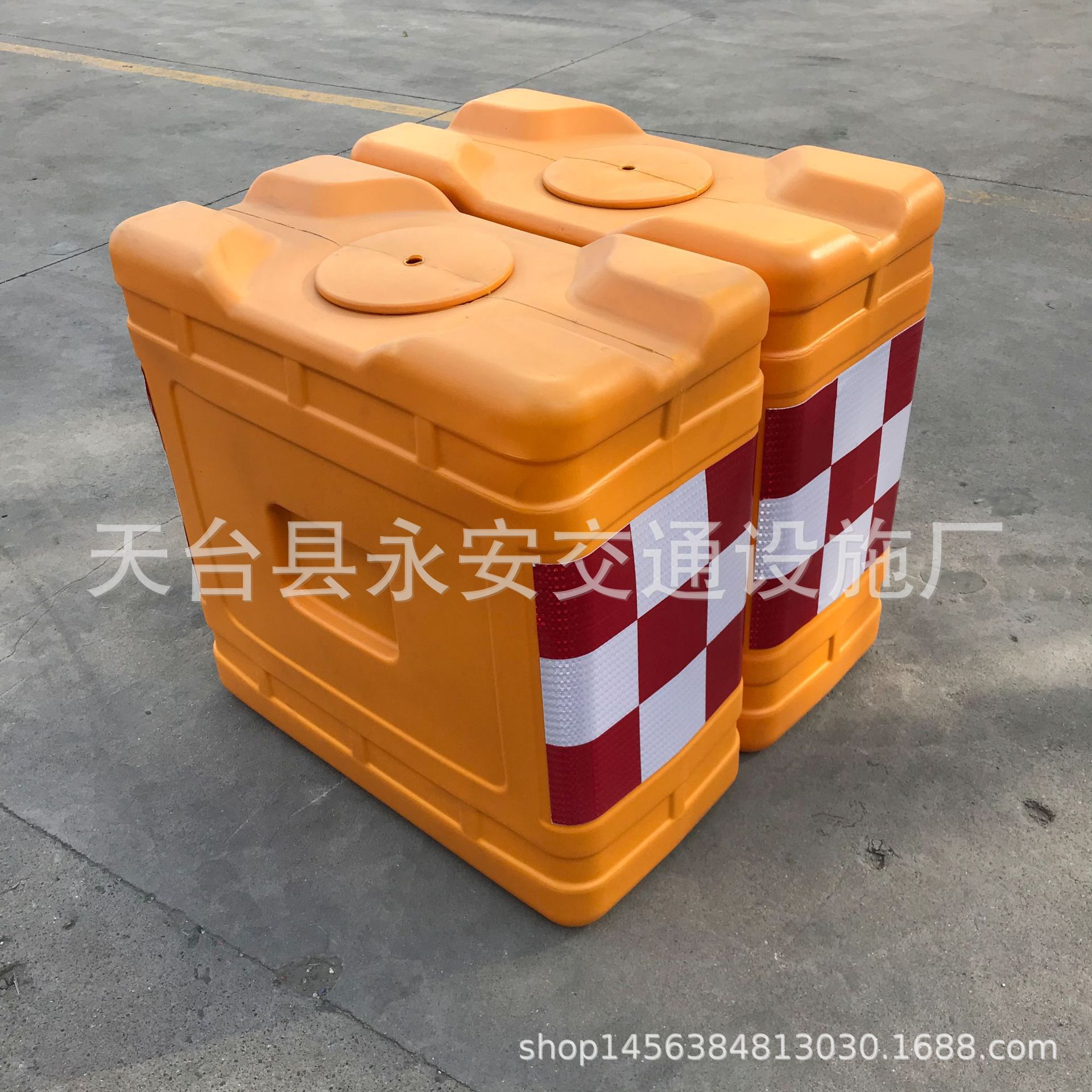 市政道路吹塑船型桶尾 900高速三联反光桶 防撞设施
