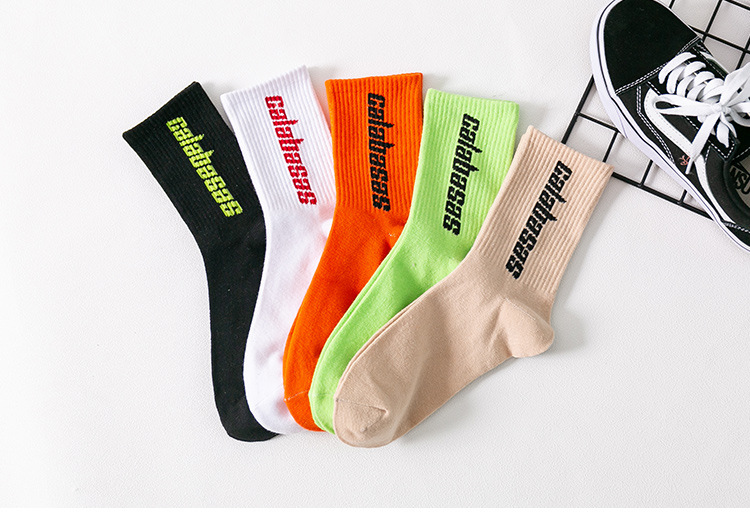 Autumn And Winter New Japanese Street Sports Leisure Women's Mid-calf Socks Wholesale English Letters Hip Hop Skateboarding Trendy Socks display picture 1