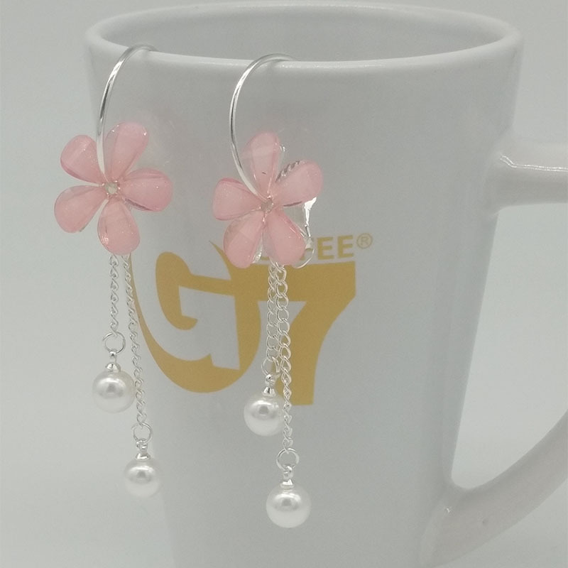 Flower Pattern Women'S Gender Plating Design 1 Pair Simple Style Flower Arylic Imitation Pearl Alloy Plating Women's Dangling Earrings