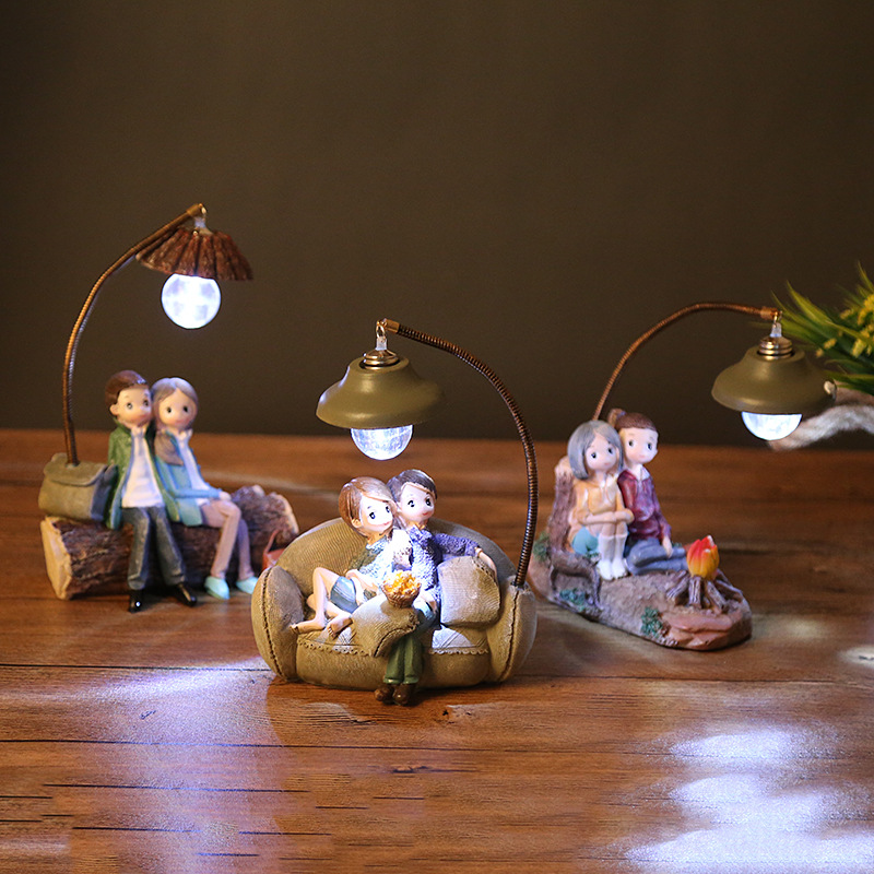Creative Girl's Day Couple Nightlight Ornaments Living Room Desktop Decorative Resin Craft Birthday Gift for Boys and Girls