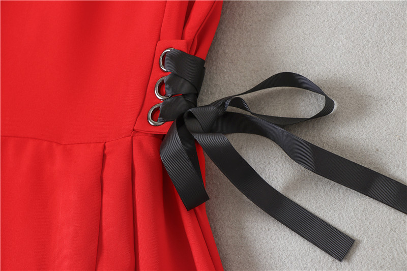 0403-06 唐嫣同款领口订珠系带收腰裙SML码颜色黑色红