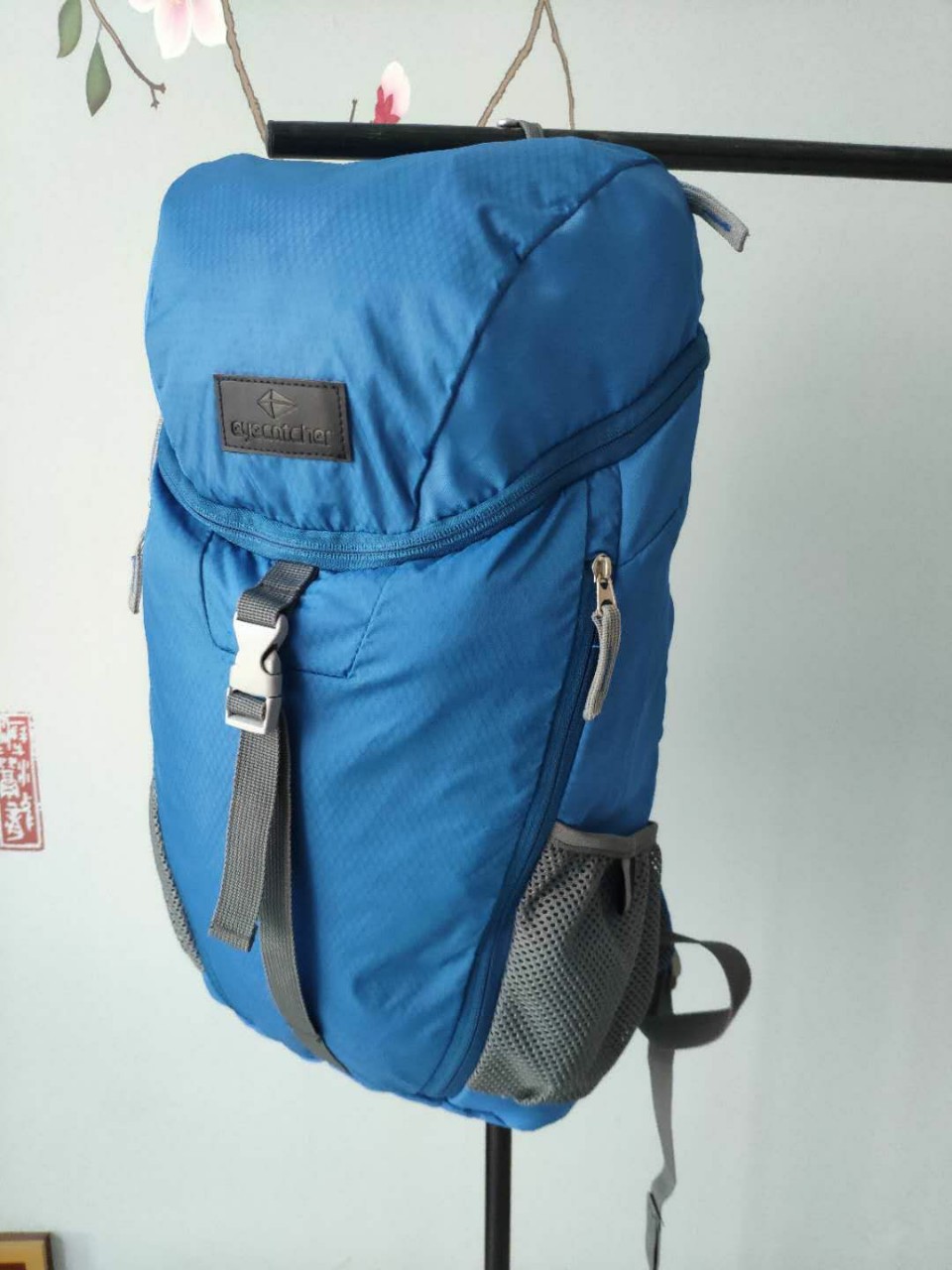 Handheld backpack