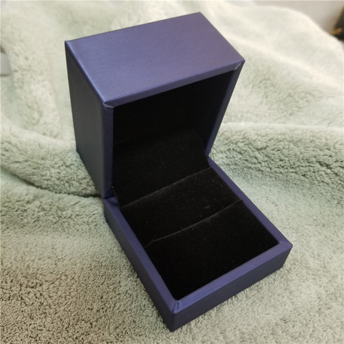 一件代发礼品盒包装盒戒指盒纸盒耳钉盒塑料盒首饰盒盒子