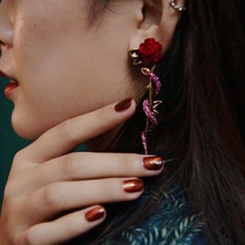 Earrings Retro Big Red Rose Flower Winding Pink Diamond Snake Body Exaggerated Earrings Women display picture 2