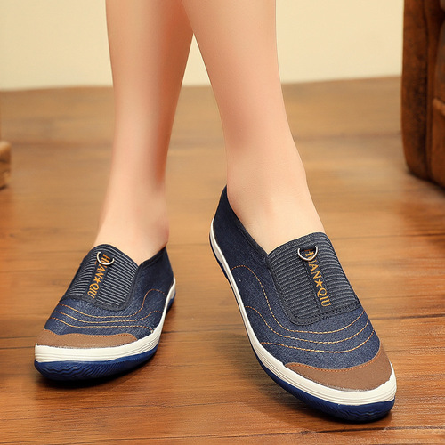 Women's shoes 2024 spring new style flat-soled fashionable casual slip-on shoes for middle-aged and elderly people non-slip soft soles