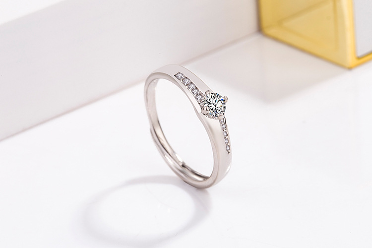 Korean Version Of Diamond-encrusted Zircon Copper Couple Rings display picture 3