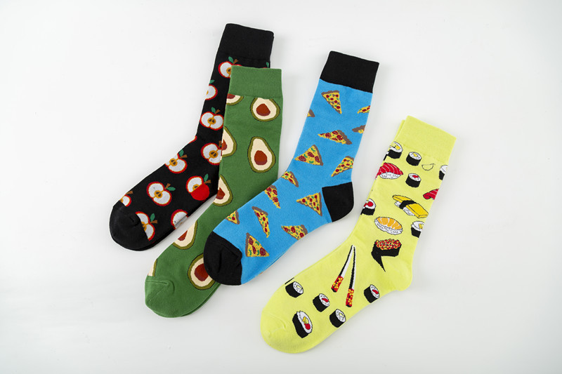 Nouvelles chaussettes colorées à la mode Chaussettes gourmandes colorées Chaussettes décontractées en coton Tendance de la rue européenne et américaine Chaussettes mi-mollet en gros_voghion.com