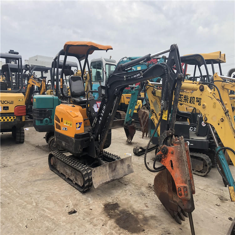 小型二手挖掘机价格：18，25，60,70二手挖掘机