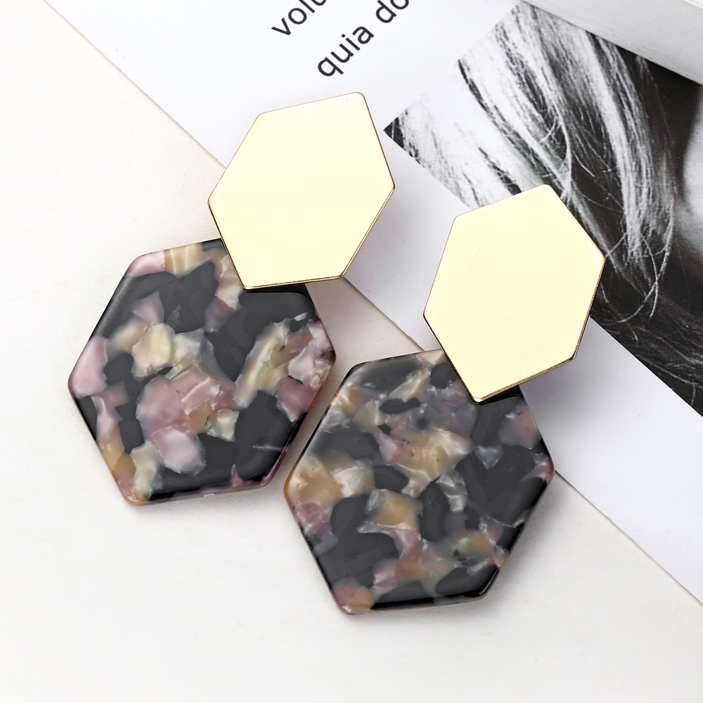 Vente Chaude Alliage Hexagonal Diamant Géométrique Acrylique Pendentif Boucles D&#39;oreilles En Gros Nihaojewelry display picture 4