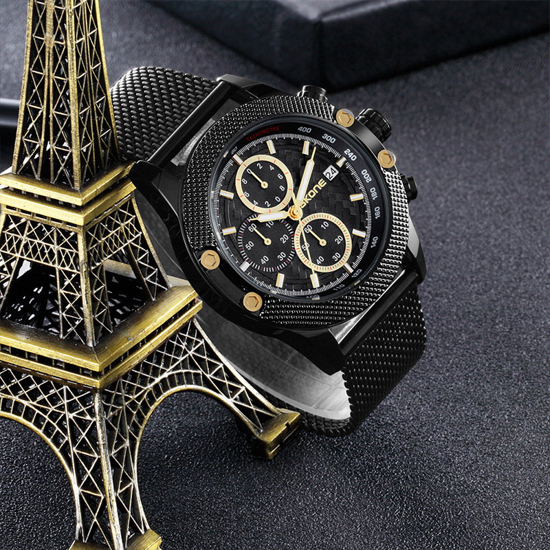 Benyar Watch Close-up