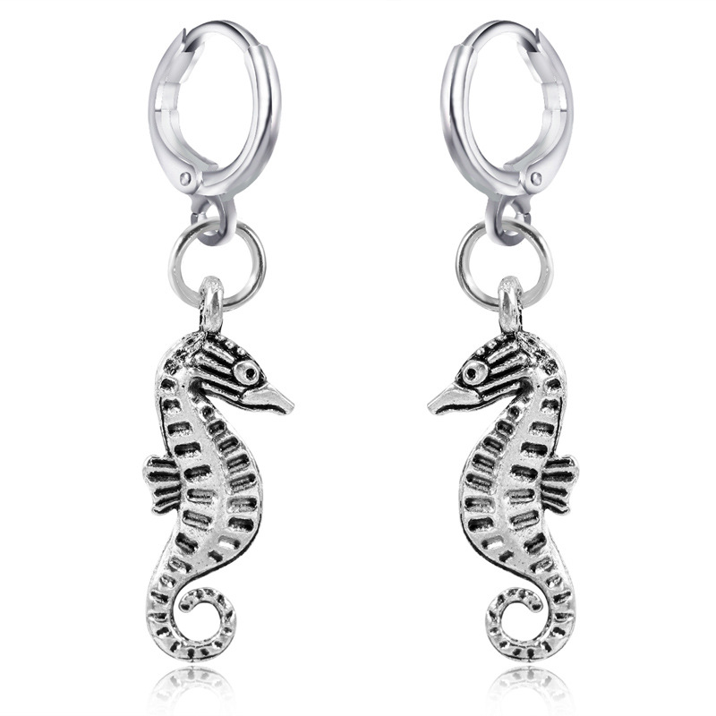 European Fashion Alloy Animal Hoop Earrings Cute Personalized Three-dimensional Seahorse Pendant Earring Ear Clip Female display picture 11