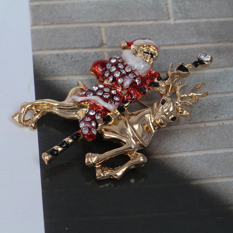 Christmas Brooch Santa Claus Riding Deer Brooch With Diamond Drop Oil Gift Brooch display picture 3