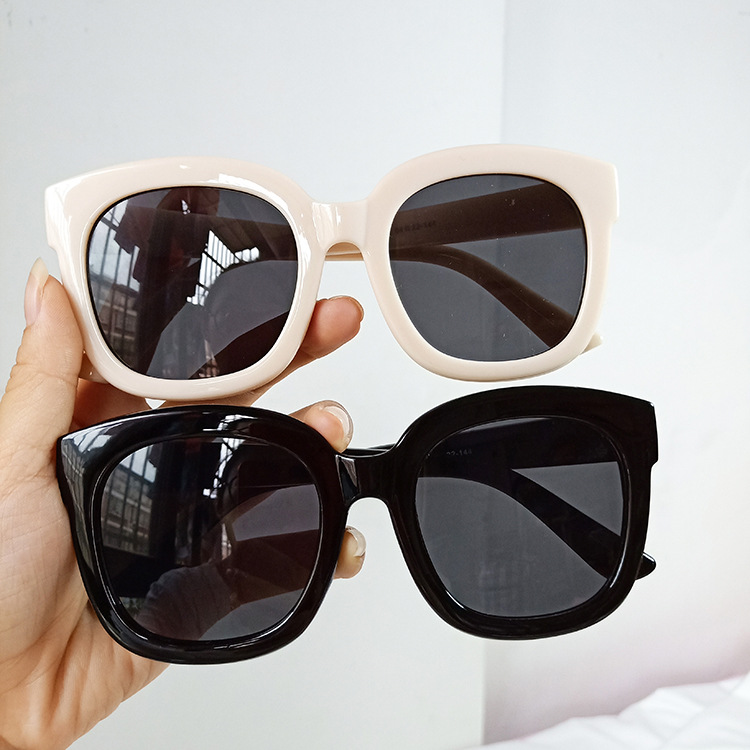 New Fashion Korean Square Frame Retro Big Frame Thin Sunglasses display picture 10