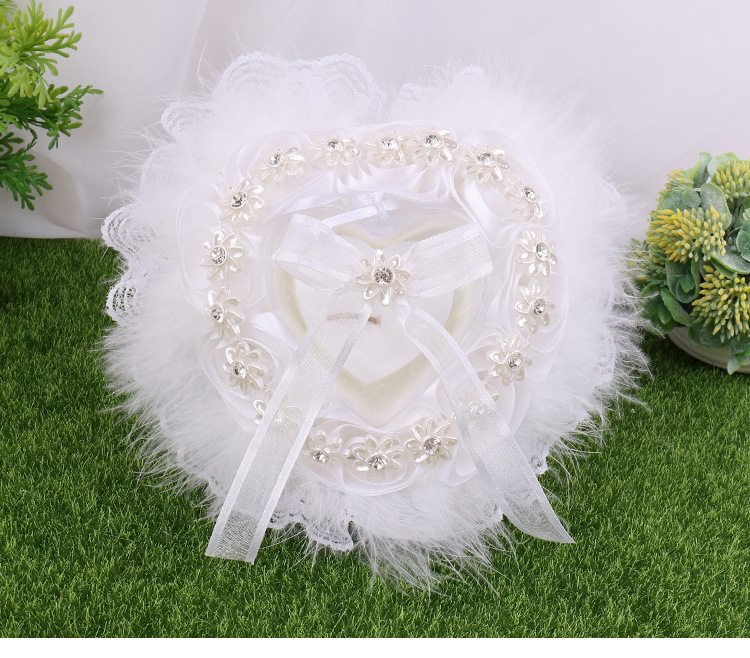 Wedding products, wedding products, wedding products, wedding products, wedding products, direct supply from wedding product manufacturers, new white wedding ring pillows, heart-shaped lace trim rings for brides and grooms, wedding supplies detail image 3