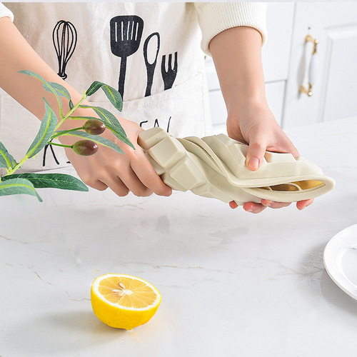 Internet celebrity ice mold large square frozen ice cream mold household silicone soft bottom ice box artifact with lid 21 ice trays