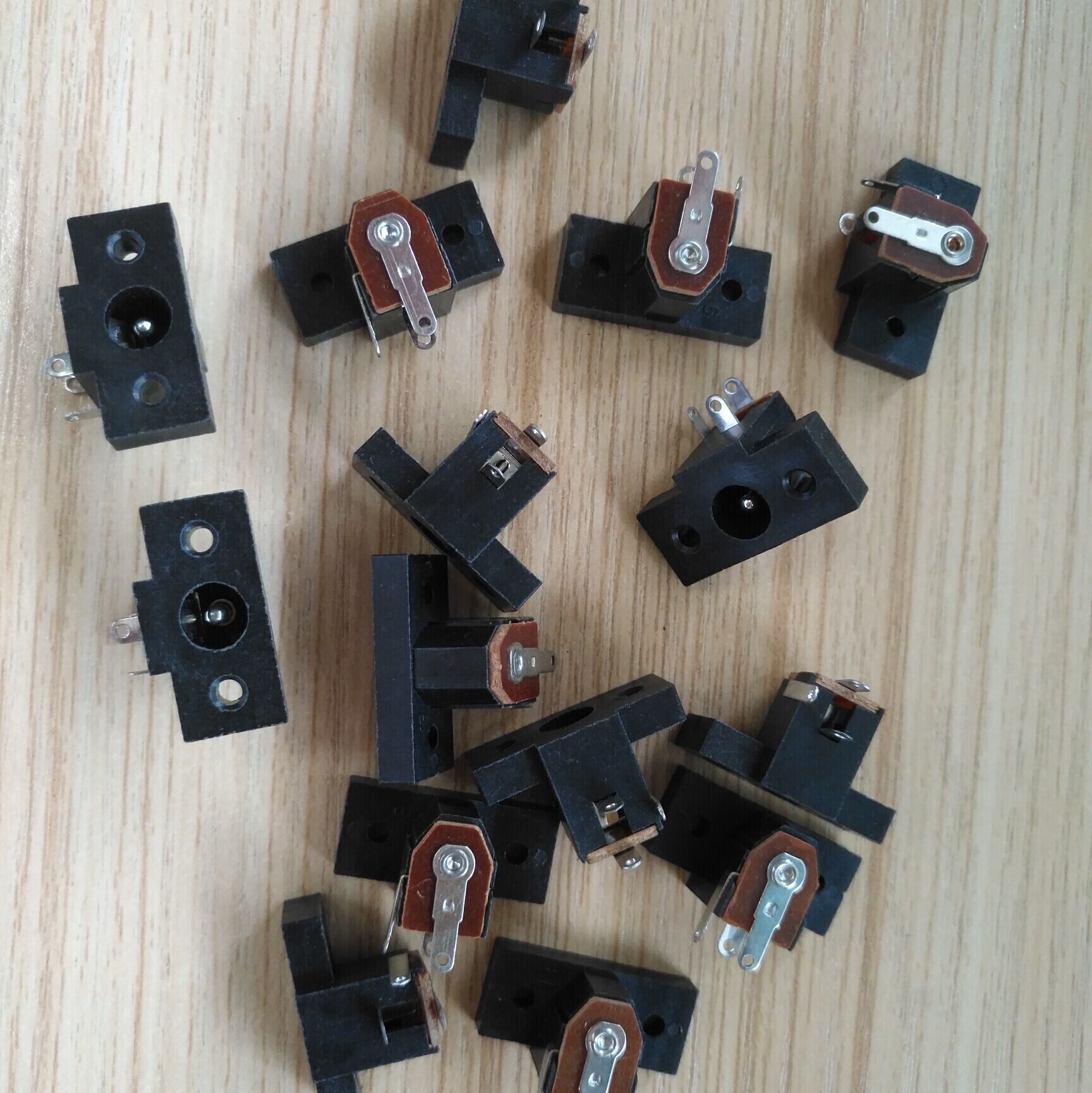 厂家直销DC-020DC插座电源插座 电子产品使用