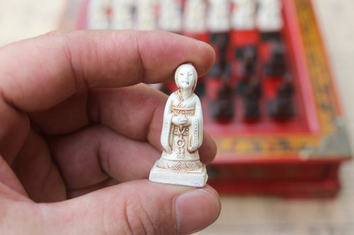 Antique chess trumpet Xi'an Terracotta Warriors chess pieces wooden desktop chessboard three-dimensional chess pieces Christmas gift