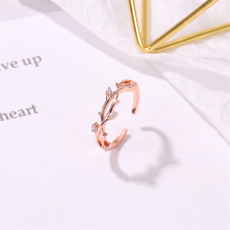 Ring Literary Fan With Diamond Branch Open Single Ring Creative Cross Rattan Adjustable Ring display picture 3