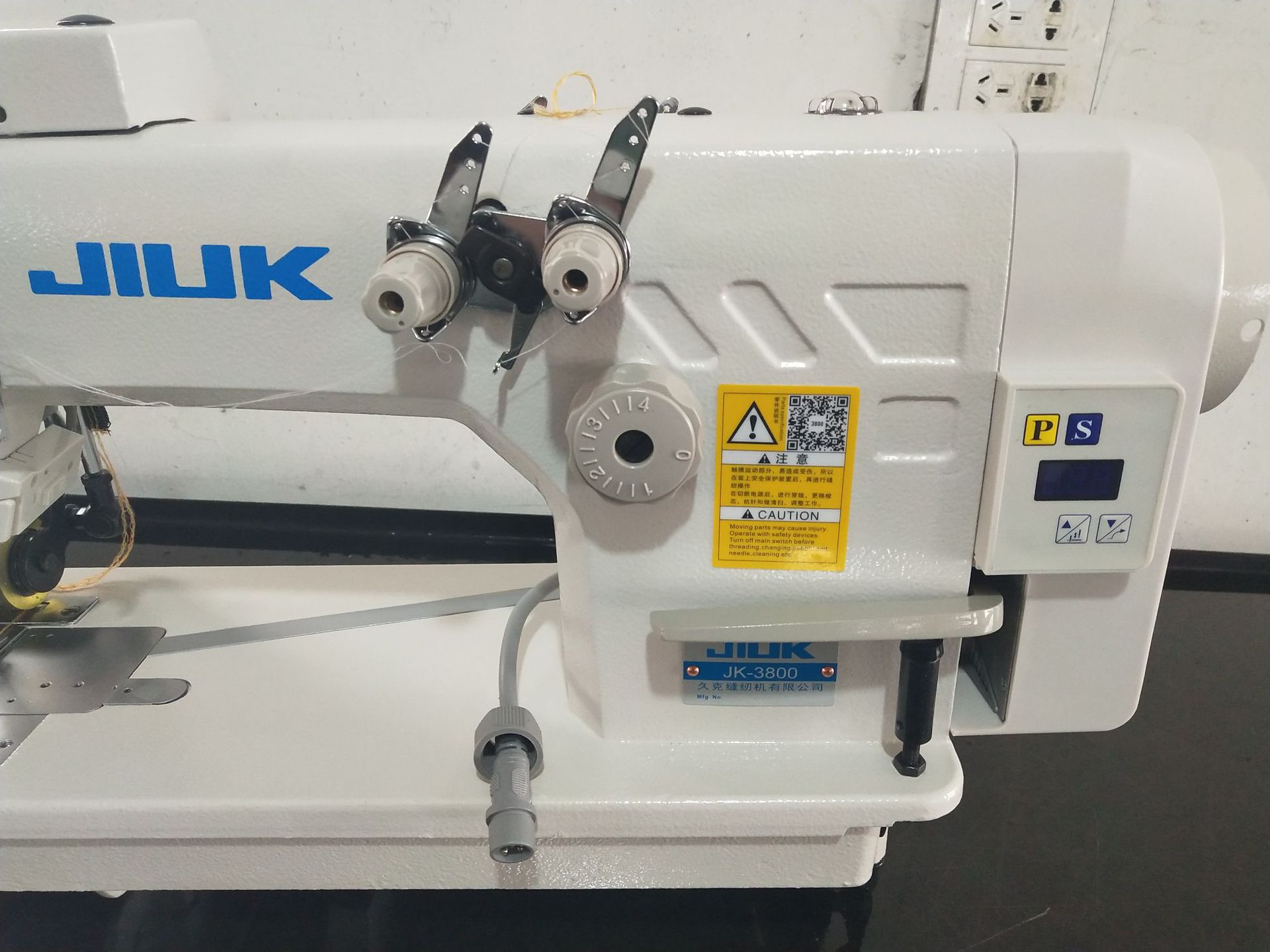 Máquina de coser de cadena de transmisión directa de computadora 3800 aguja doble aguja de aguja doble máquina de cadena de tres agujas máquina de coser industrial precio de fábrica ventas directas