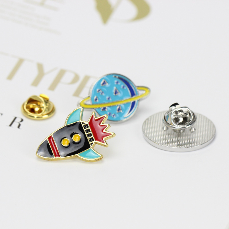 Planet Astronaut Astronomical Telescope Spaceship Aircraft Drip Oil Alloy Brooch display picture 4
