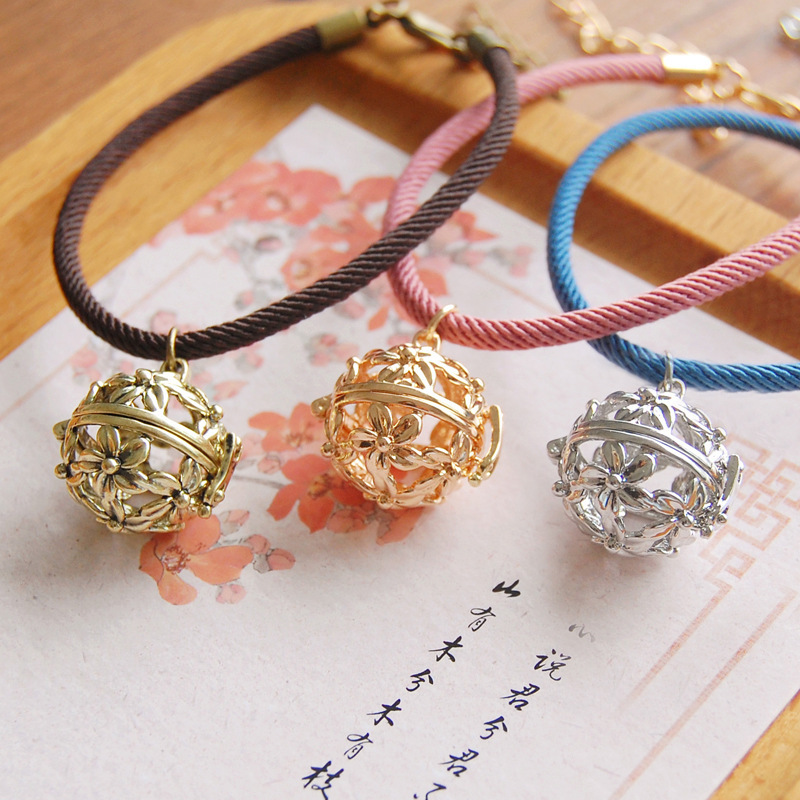 Nathan Vintage Hollow Carving Flower Openable Sachet Ball Incense Pills Aromatherapy Bracelet SL47