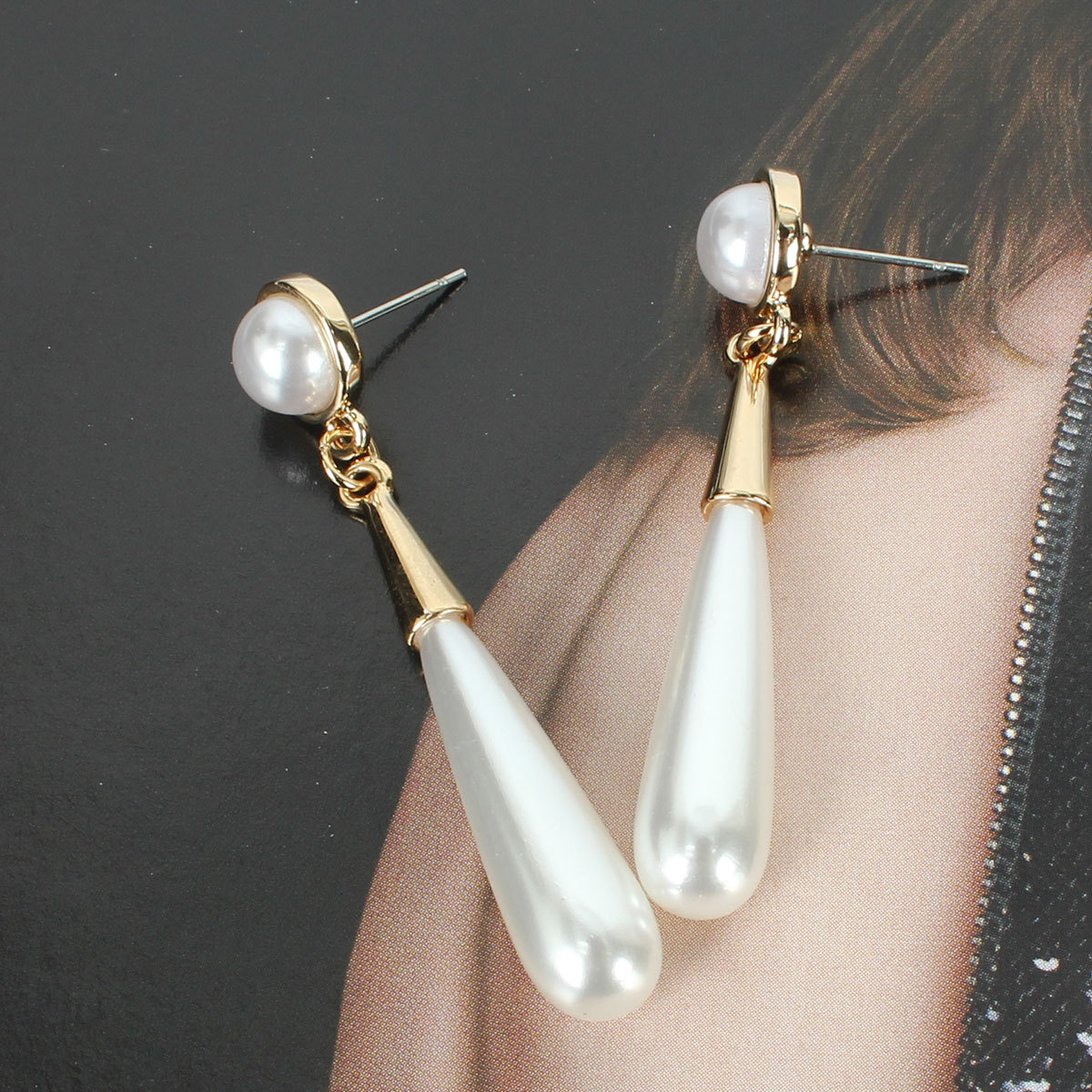 Korean Fashion Large Imitation Pearl Earrings Female Elegant Personality Water Drop Earrings display picture 3