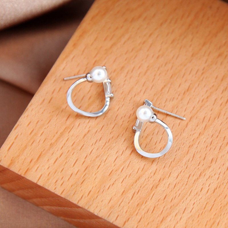 Geometric Earrings S925 Silver Diamond Earrings Korean Pearl Earrings Women display picture 6