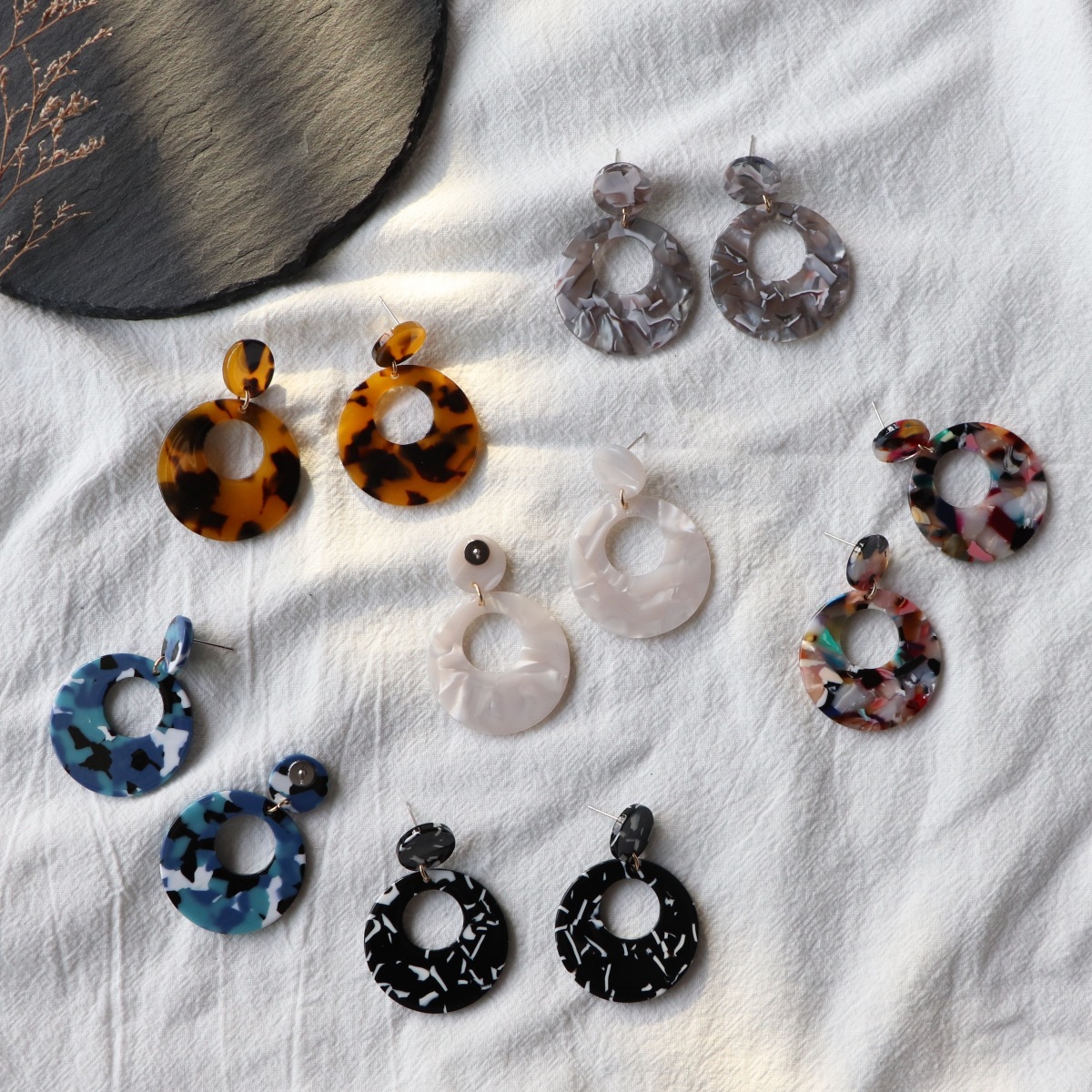 1 Pair Fashion Geometric Arylic Women's Drop Earrings display picture 1