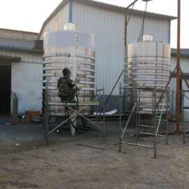 不锈钢酒罐10吨20吨50吨1吨发酵罐储存罐储存酒容器图片