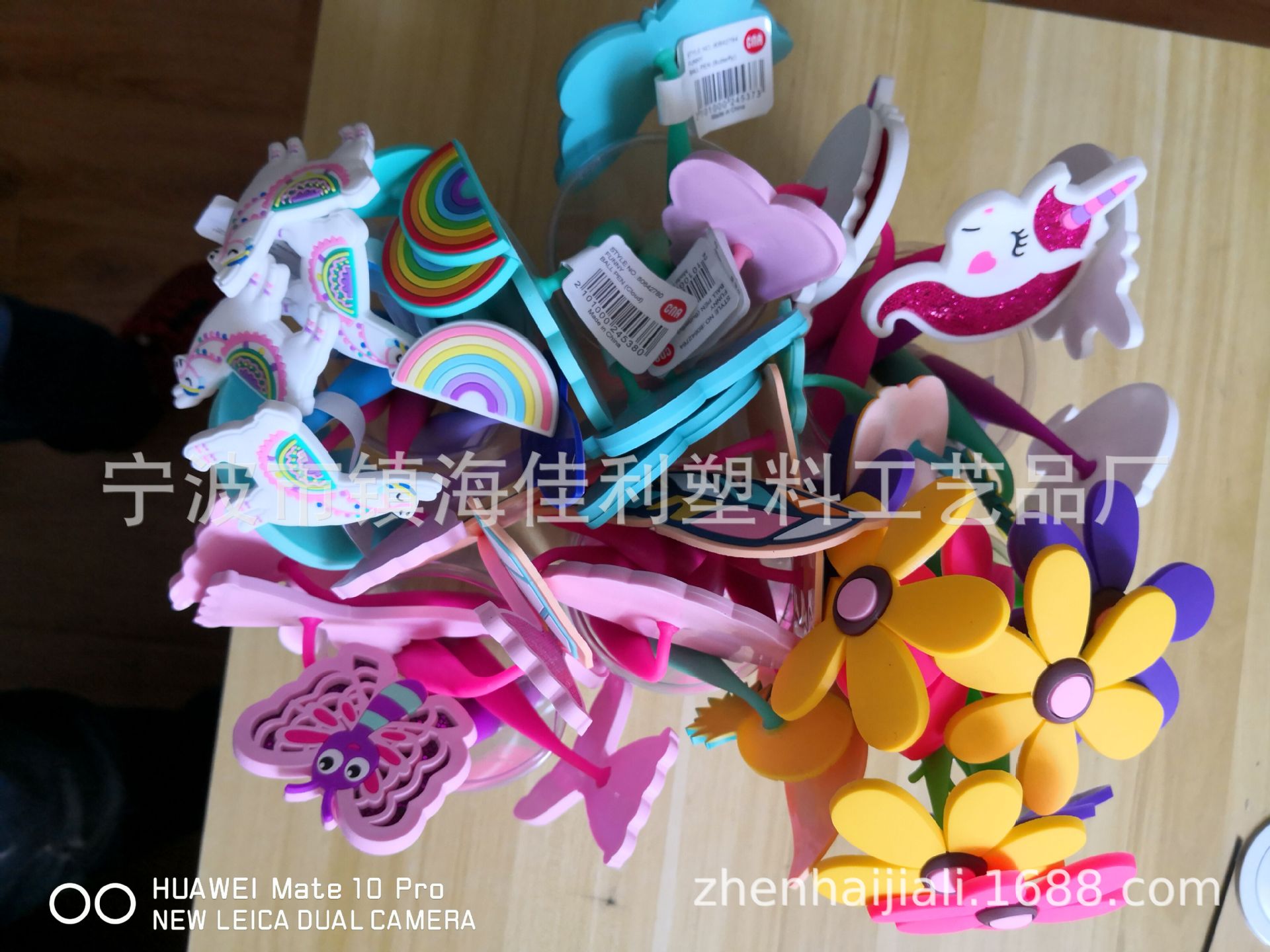 The new soft adhesive pen Patch PVC pen flower dripped shape pen TPR pen with soft rubber head