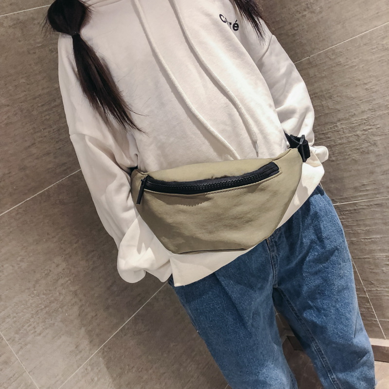 Enfants Moyen Nylon Couleur Unie De Base Style Classique Forme De Boulette Fermeture Éclair Sac Banane display picture 14