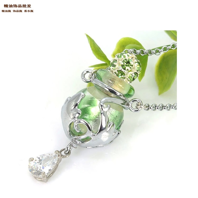 中国精油饰品网幻彩翠绿瓶流星花园项链吊坠项链吊坠1.jpg