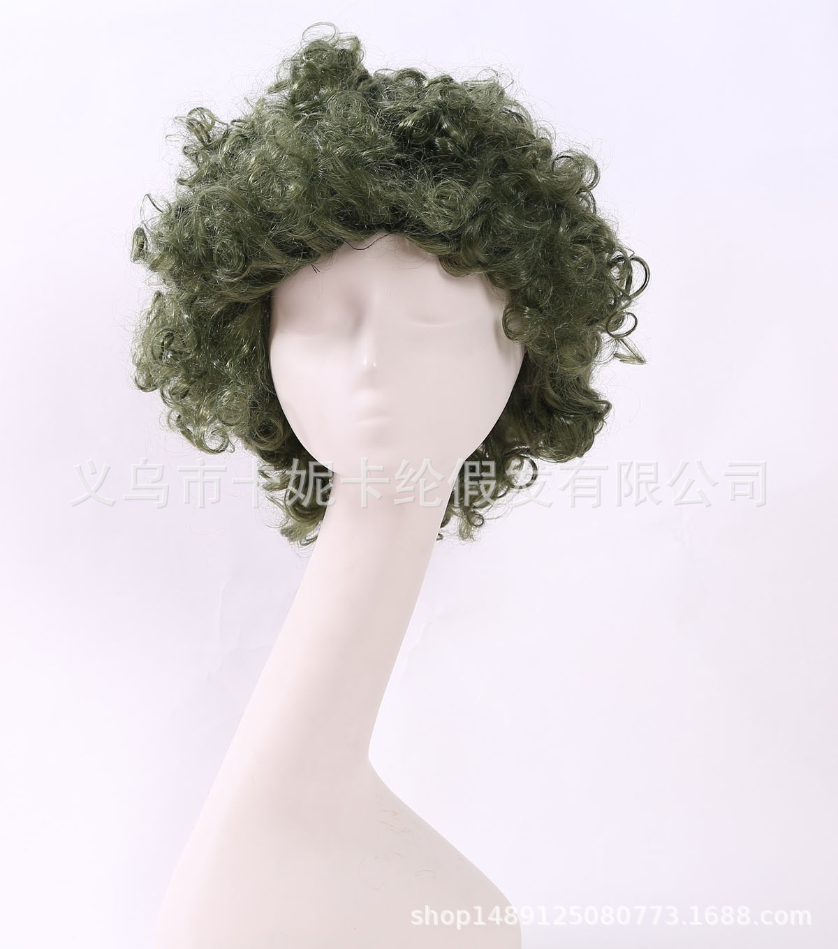 Los nuevos fanáticos de la hierba verde envían cabello rizado de moda europeo y americano