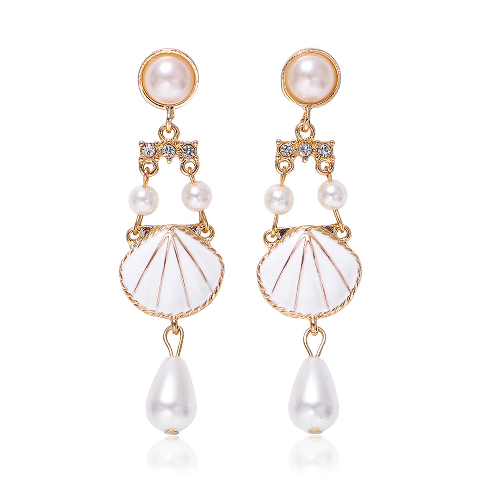 Alloy Diamond Pearl Shell Earrings Temperament Wild Jewelry display picture 1