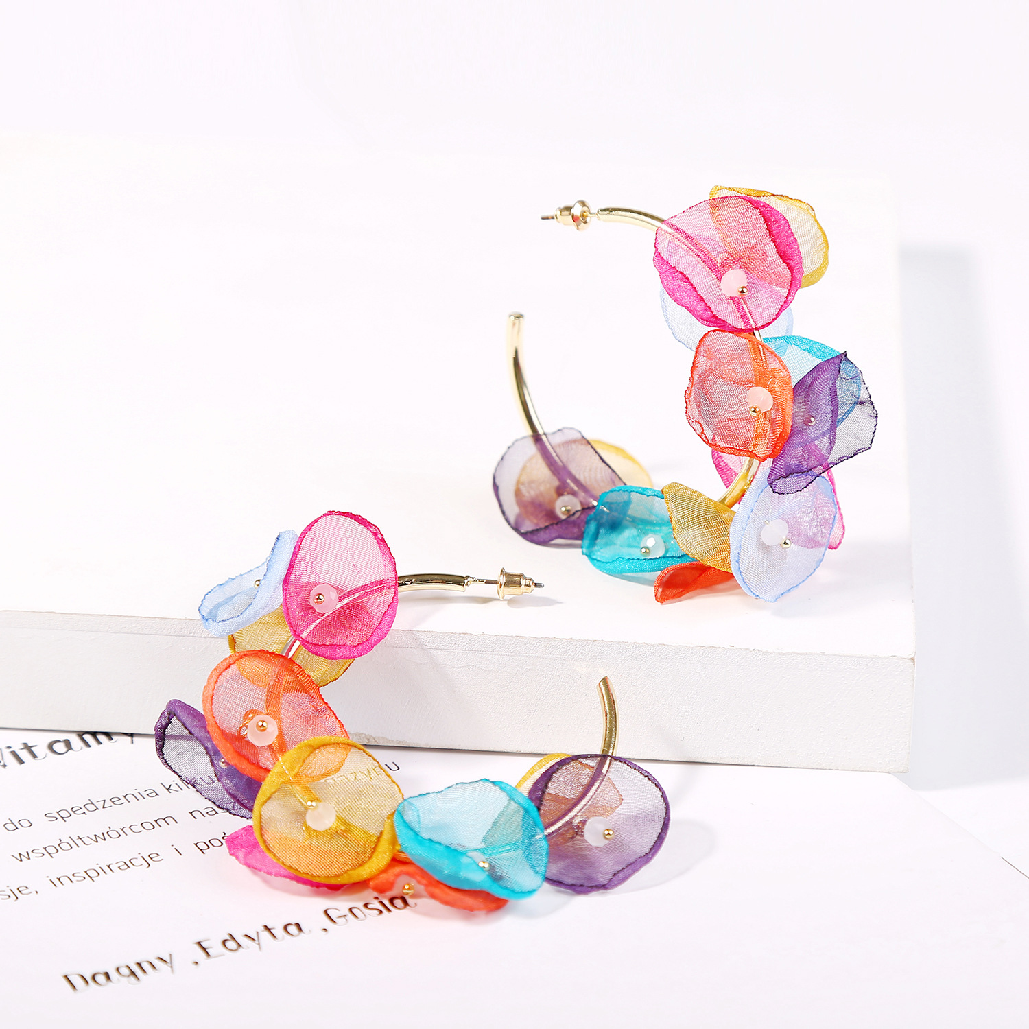 1 Pair Irregular Flower Ethnic Style Classic Style Artificial Crystal Drop Earrings display picture 19
