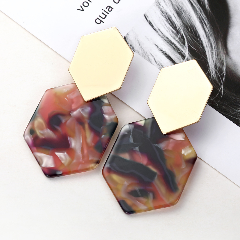 Hot Sale Alloy Hexagonal Diamond Geometric Acrylic Pendant Earrings Wholesale Nihaojewelry display picture 3