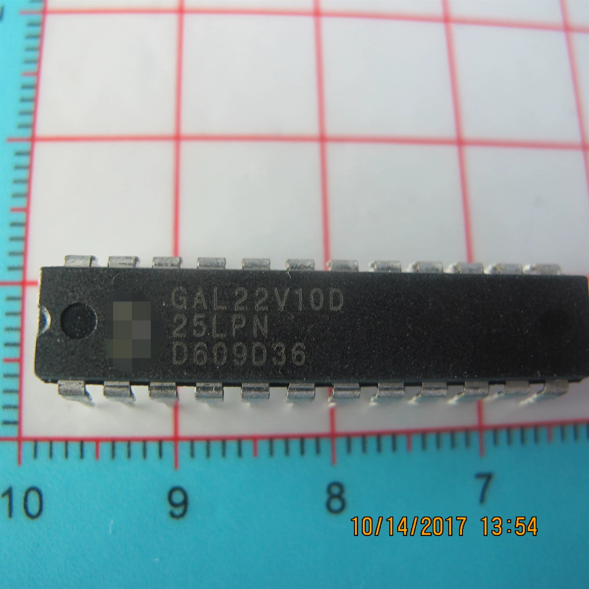 Интегральная схема GAL22V10D-25LPN CPLD 10МС 25нс 24DIP интегрированная схема