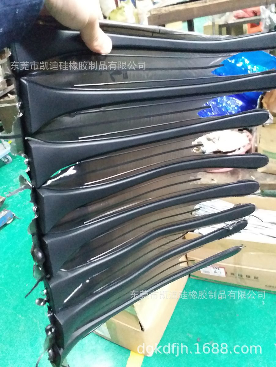 硅胶手机自拍杆 自拍杆 配蓝牙遥控器 配手机夹子 固定网 通用款