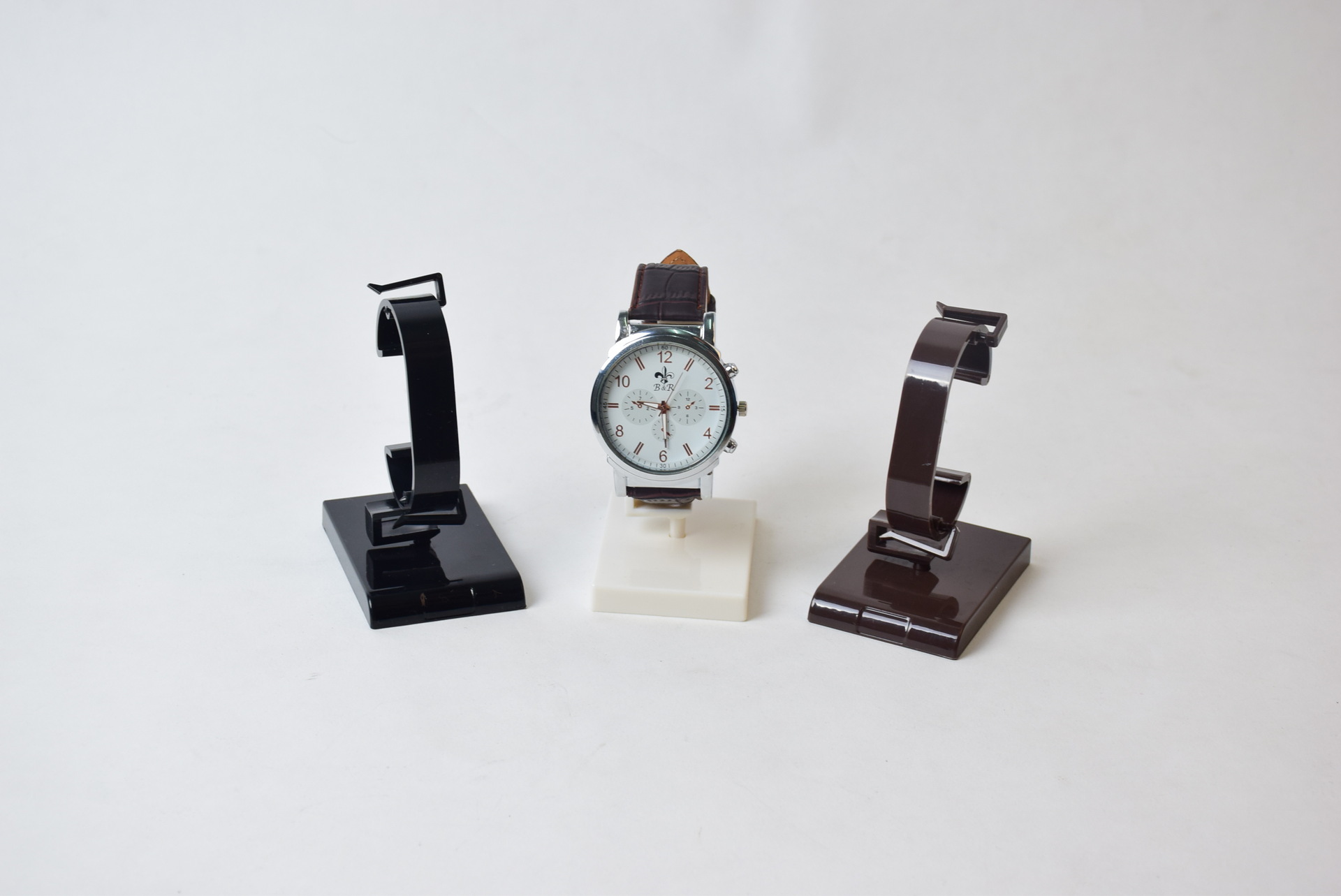 Présentoir De Montre Acrylique En Plastique C Ring Watch Buckle Ring Counter En Gros display picture 5