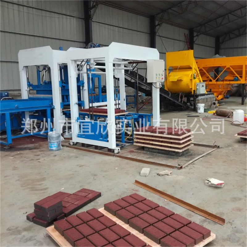宜欣马路花砖机/荷兰砖机/彩色路面花砖机/全自动彩色面包砖机|ms