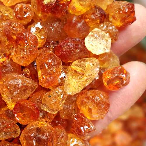 Directly sourced raw Grade A large granular pearl peach resin, paired with a combination of peach resin, soap seeds, and snow fungus.