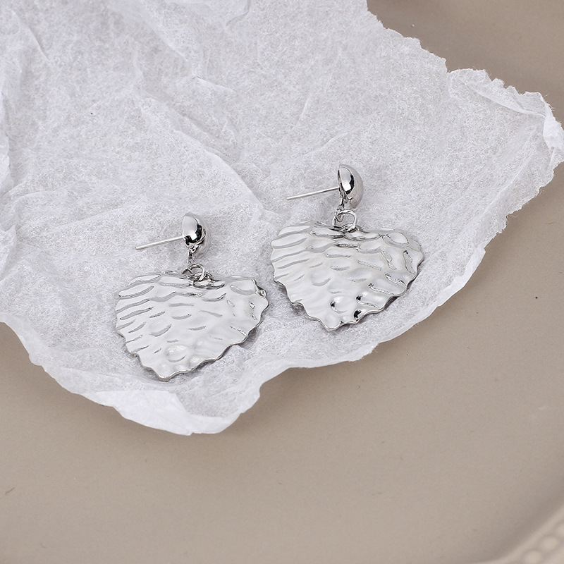 8g Weight Earrings Classification Wedding, Travel Occasion Women'S Gender Gold, Silver Color Fashion New Heart-shaped Metal Earrings For Women Hot-saling Wholesale 2