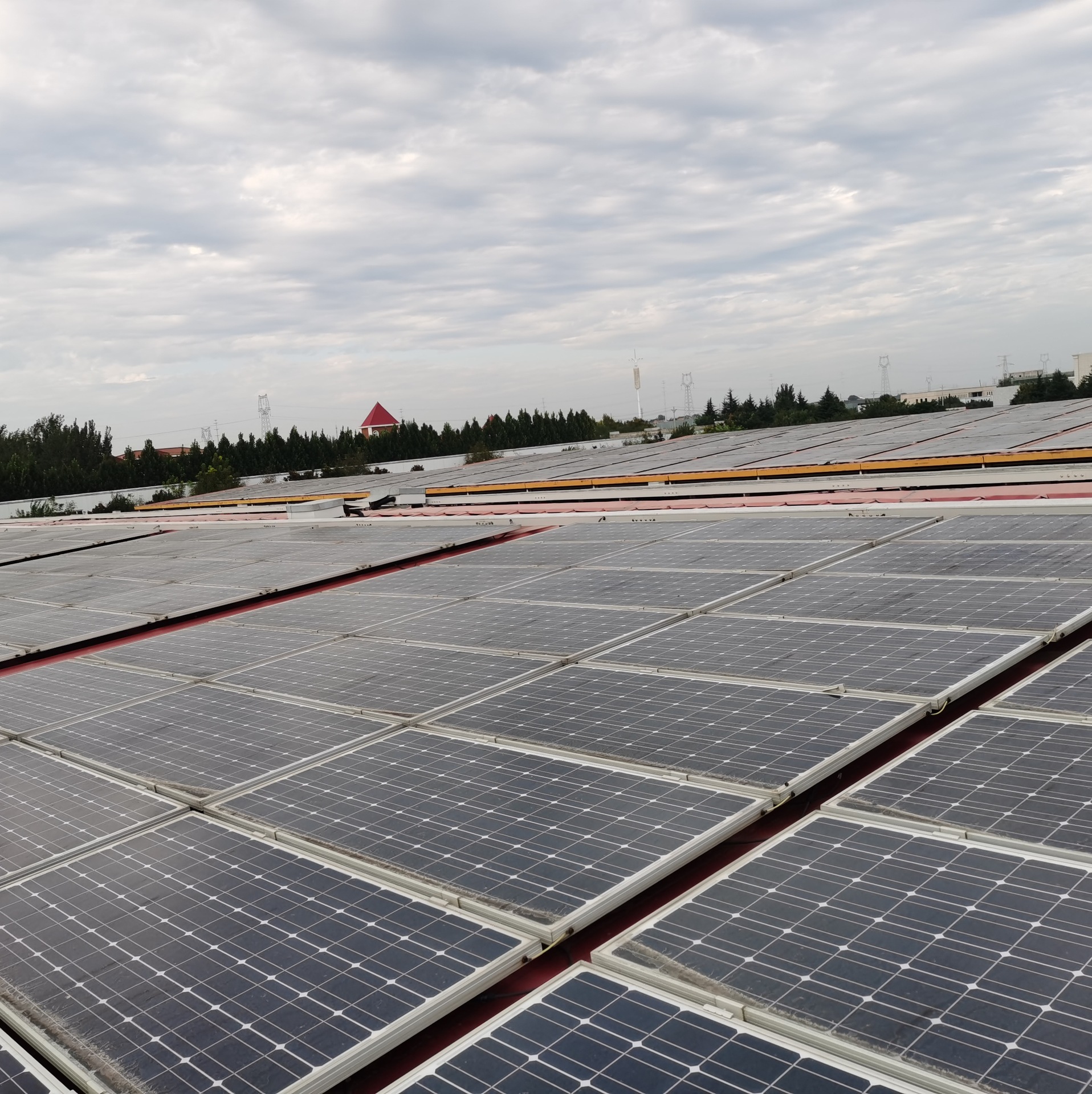 供应500kw工商业光伏电站企业工厂分布式屋顶并网单晶太阳能发电