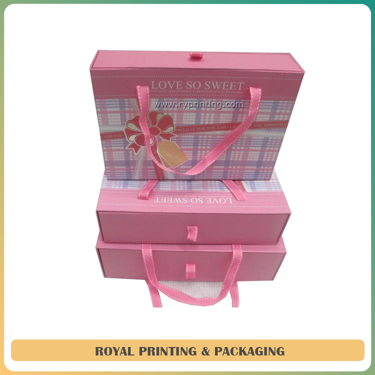 RY-Cardboard-Wedding-Paper-Gif