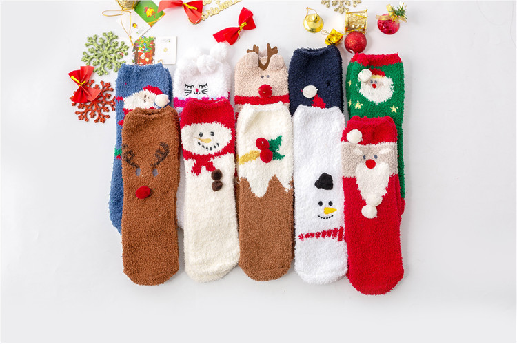 Women's Christmas Cartoon Polyester Coral Fleece Embroidery Crew Socks A Pair display picture 1