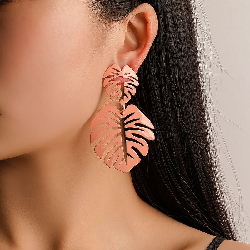 Fashion Bohemian Exaggerated Leaf Wild Earrings For Women display picture 2